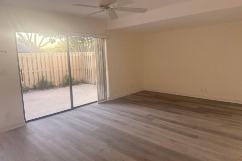 Townhouse in Delray Beach, Florida 2 bedrooms, 128.58 sq.m. № 2400007 - photo 4