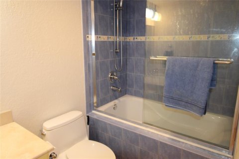 Condominio en venta en Pompano Beach, Florida, 2 dormitorios, 105.91 m2 № 2250309 - foto 17