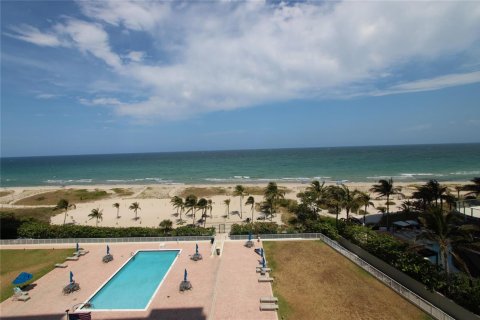 Condominio en venta en Pompano Beach, Florida, 2 dormitorios, 105.91 m2 № 2250309 - foto 25