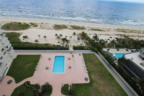 Condominio en venta en Pompano Beach, Florida, 2 dormitorios, 105.91 m2 № 2250309 - foto 2