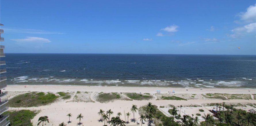 Condominio en Pompano Beach, Florida, 2 dormitorios  № 2250309