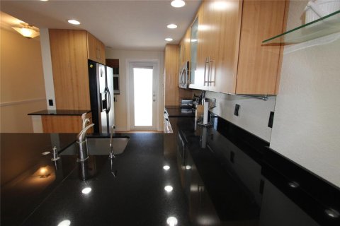 Condominio en venta en Pompano Beach, Florida, 2 dormitorios, 105.91 m2 № 2250309 - foto 9