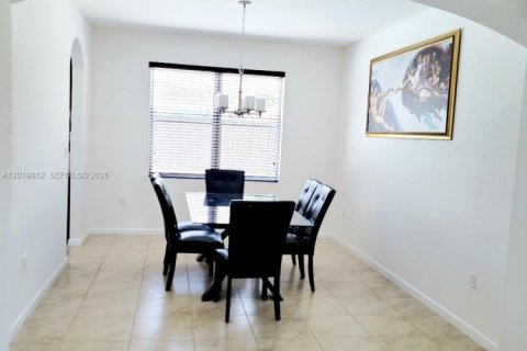 House in Homestead, Florida 4 bedrooms, 221.11 sq.m. № 2256746 - photo 13