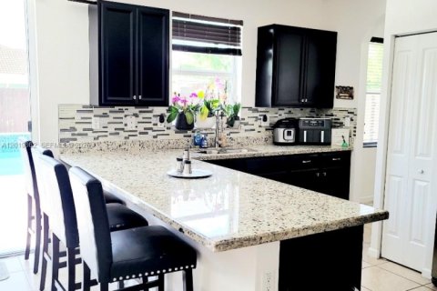 House in Homestead, Florida 4 bedrooms, 221.11 sq.m. № 2256746 - photo 5