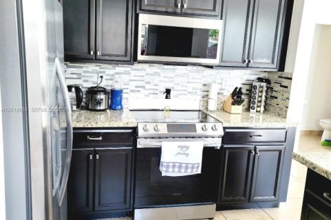 House in Homestead, Florida 4 bedrooms, 221.11 sq.m. № 2256746 - photo 10