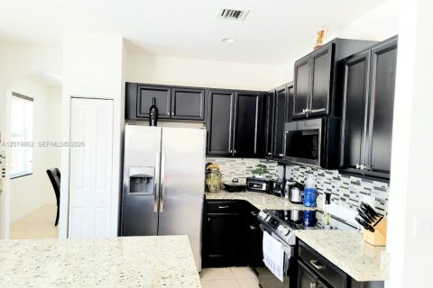 House in Homestead, Florida 4 bedrooms, 221.11 sq.m. № 2256746 - photo 7