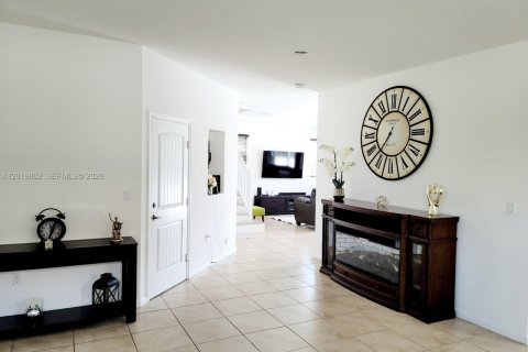 House in Homestead, Florida 4 bedrooms, 221.11 sq.m. № 2256746 - photo 3