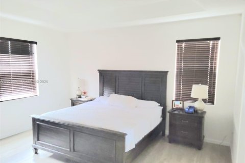 House in Homestead, Florida 4 bedrooms, 221.11 sq.m. № 2256746 - photo 15