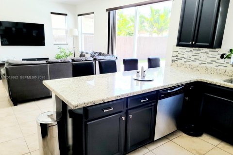 House in Homestead, Florida 4 bedrooms, 221.11 sq.m. № 2256746 - photo 6