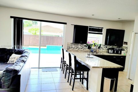 House in Homestead, Florida 4 bedrooms, 221.11 sq.m. № 2256746 - photo 9