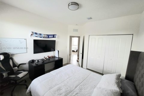 House in Homestead, Florida 4 bedrooms, 221.11 sq.m. № 2256746 - photo 28