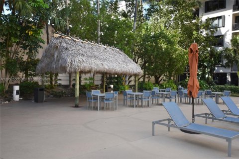 Condo in Miami, Florida, 2 bedrooms  № 2150412 - photo 25