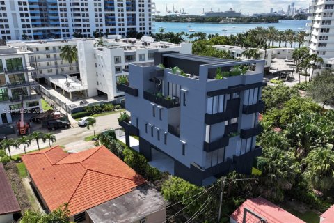 Townhouse in Miami Beach, Florida 4 bedrooms № 2044745 - photo 12