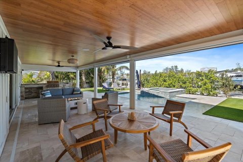 House in Holmes Beach, Florida 3 bedrooms, 165.27 sq.m. № 1562351 - photo 3
