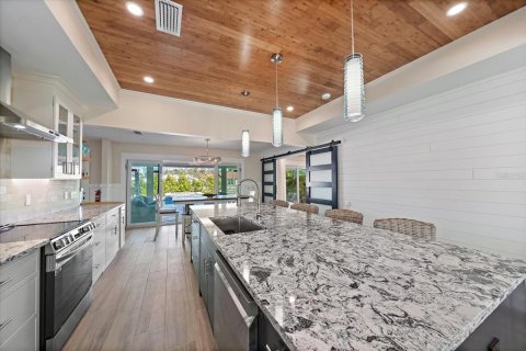 House in Holmes Beach, Florida 3 bedrooms, 165.27 sq.m. № 1562351 - photo 16