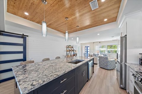 House in Holmes Beach, Florida 3 bedrooms, 165.27 sq.m. № 1562351 - photo 17