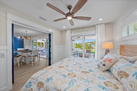 House in Holmes Beach, Florida 3 bedrooms, 165.27 sq.m. № 1562351 - photo 29