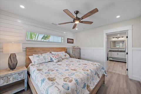 House in Holmes Beach, Florida 3 bedrooms, 165.27 sq.m. № 1562351 - photo 27