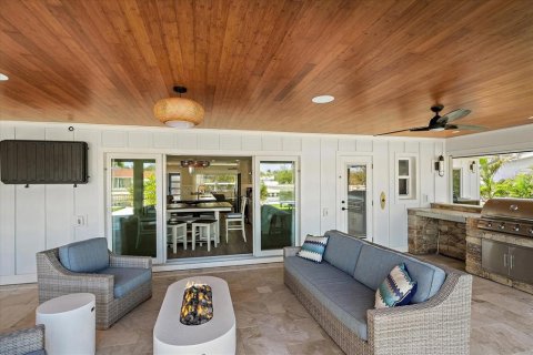 House in Holmes Beach, Florida 3 bedrooms, 165.27 sq.m. № 1562351 - photo 18