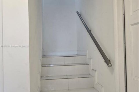 Apartment in Coral Gables, Florida 4 bedrooms, 170.1 sq.m. № 1929738 - photo 16