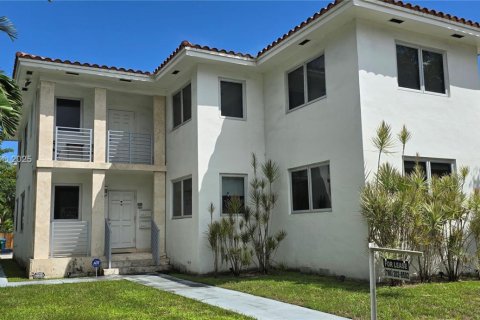 Apartment in Coral Gables, Florida 4 bedrooms, 170.1 sq.m. № 1929738 - photo 1