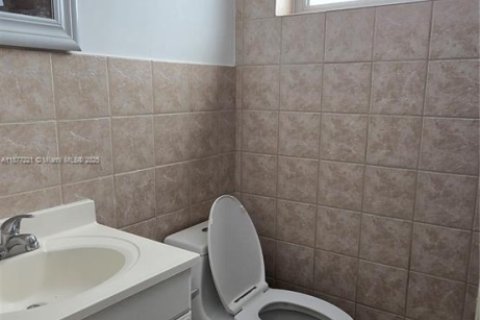 Apartment in Coral Gables, Florida 4 bedrooms, 170.1 sq.m. № 1929738 - photo 4