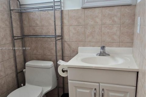 Apartment in Coral Gables, Florida 4 bedrooms, 170.1 sq.m. № 1929738 - photo 29