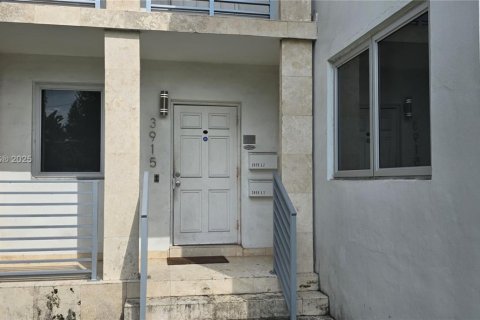 Apartment in Coral Gables, Florida 4 bedrooms, 170.1 sq.m. № 1929738 - photo 14