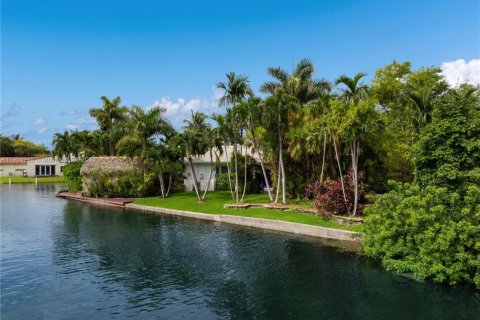 Villa ou maison à louer à Miami Beach, Floride: 3 chambres, 248.98 m2 № 1954872 - photo 6