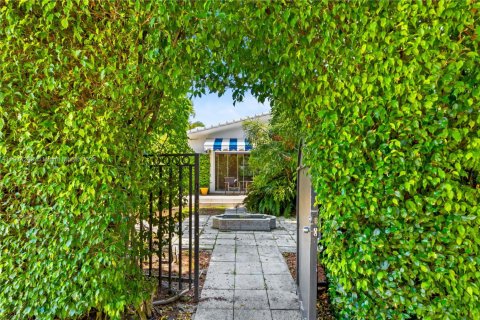 Villa ou maison à louer à Miami Beach, Floride: 3 chambres, 248.98 m2 № 1954872 - photo 8