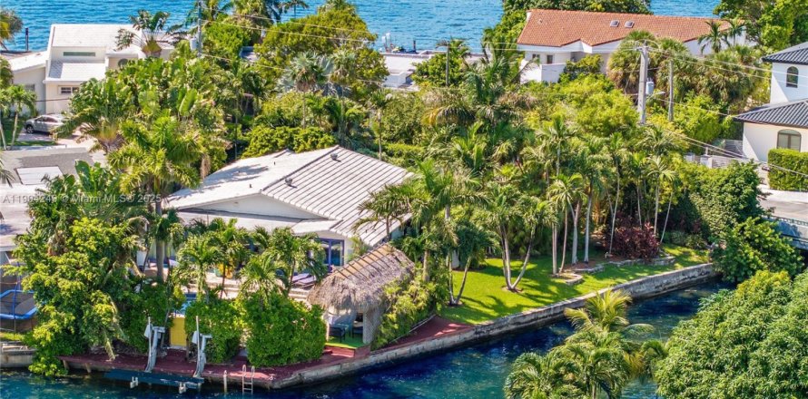 Villa ou maison à Miami Beach, Floride 3 chambres, 248.98 m2 № 1954872