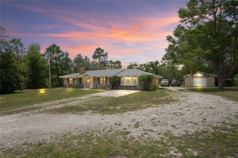 House in Brooksville, Florida 3 bedrooms, 187.66 sq.m. № 1805755 - photo 1