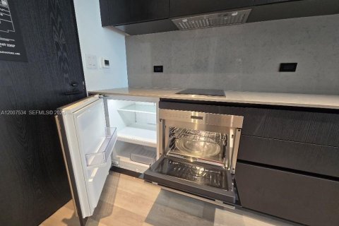 Copropriété à louer à Miami, Floride: 44.69 m2 № 2072028 - photo 3
