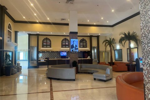 Condominio en venta en Sunny Isles Beach, Florida, 33.44 m2 № 1849148 - foto 13