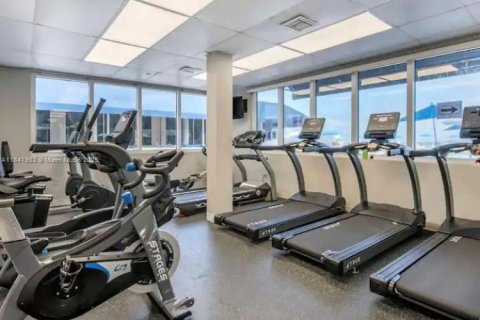 Condominio en venta en Sunny Isles Beach, Florida, 33.44 m2 № 1849148 - foto 10