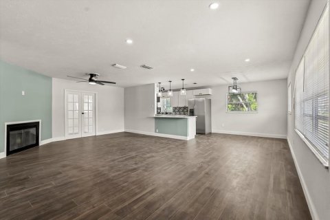 House in Maitland, Florida 4 bedrooms, 149.11 sq.m. № 1805762 - photo 2