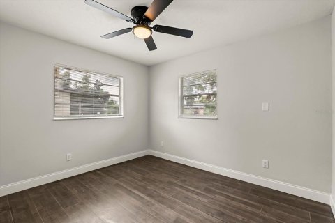 House in Maitland, Florida 4 bedrooms, 149.11 sq.m. № 1805762 - photo 15