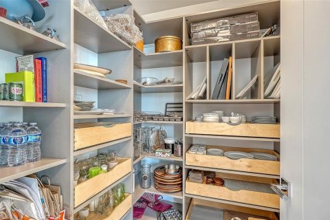 Купить кондоминиум в Сарасота, Флорида 8 комнат, 352.84м2, № 2092601 - фото 16