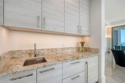 Купить кондоминиум в Сарасота, Флорида 8 комнат, 352.84м2, № 2092601 - фото 19