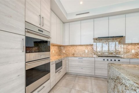 Купить кондоминиум в Сарасота, Флорида 8 комнат, 352.84м2, № 2092601 - фото 12
