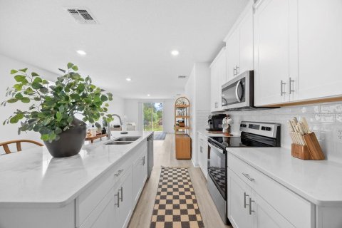 Casa en venta en Daytona Beach, Florida, 4 dormitorios, 158.68 m2 № 1854244 - foto 12