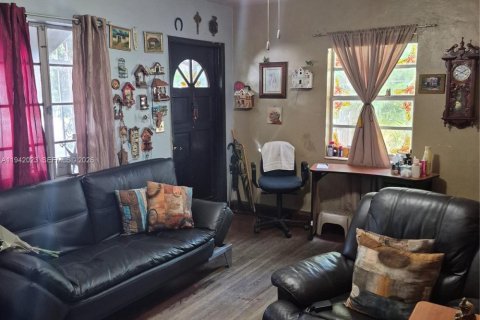 Купить виллу или дом в Майами, Флорида 2 спальни, № 1999055 - фото 3