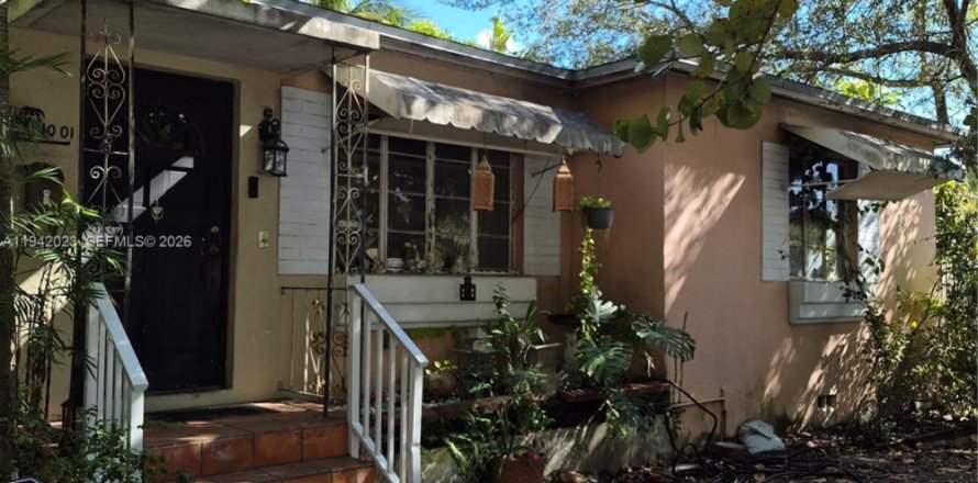 Дом в Майами, Флорида 2 спальни № 1999055