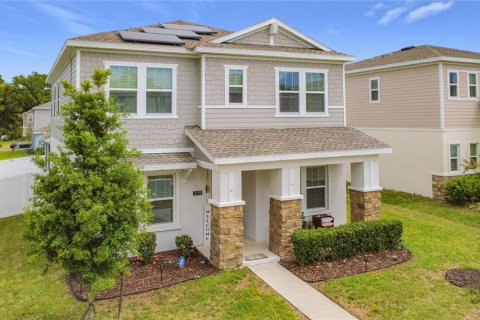 House in Apopka, Florida 4 bedrooms, 227.24 sq.m. № 2095336 - photo 2