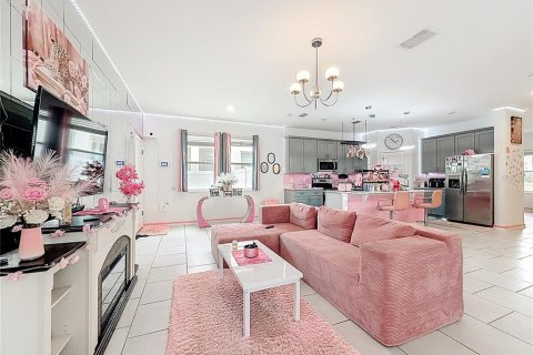 House in Apopka, Florida 4 bedrooms, 227.24 sq.m. № 2095336 - photo 23