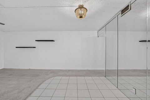 Купить кондоминиум в Коконат Крик, Флорида 3 комнаты, 79.99м2, № 2180426 - фото 14