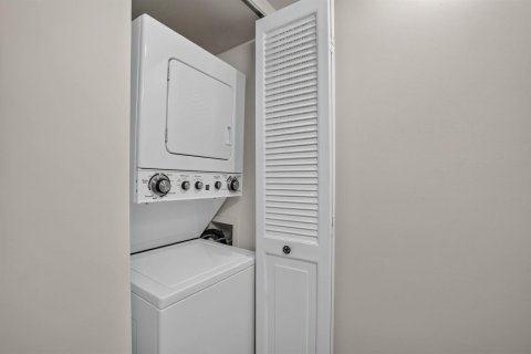 Купить кондоминиум в Коконат Крик, Флорида 3 комнаты, 79.99м2, № 2180426 - фото 12