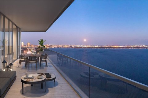 Condominio en venta en Tampa, Florida, 4 dormitorios, 529.54 m2 № 1937531 - foto 2