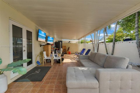 House in Hialeah, Florida 3 bedrooms, 134.15 sq.m. № 2002236 - photo 30
