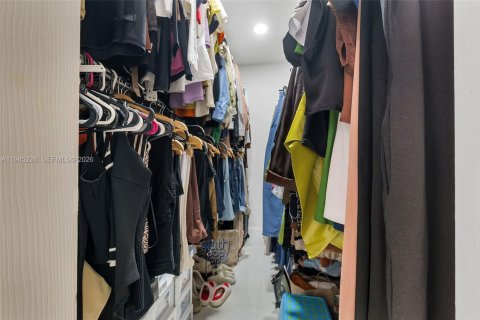 House in Hialeah, Florida 3 bedrooms, 134.15 sq.m. № 2002236 - photo 21